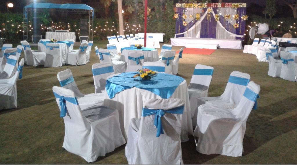 Hotel Ekant Faridabad Esterno foto
