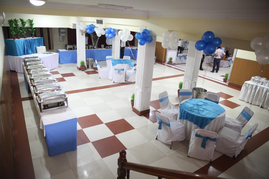 Hotel Ekant Faridabad Esterno foto