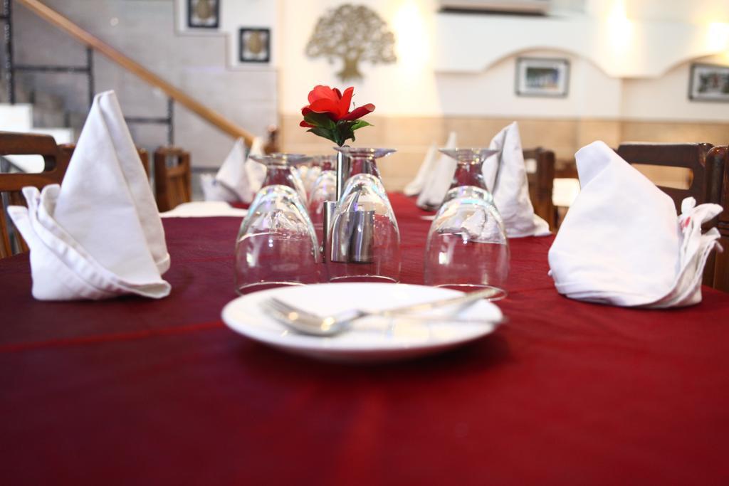 Hotel Ekant Faridabad Esterno foto