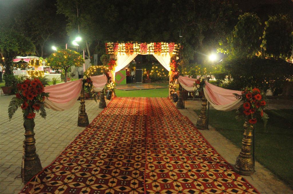 Hotel Ekant Faridabad Esterno foto
