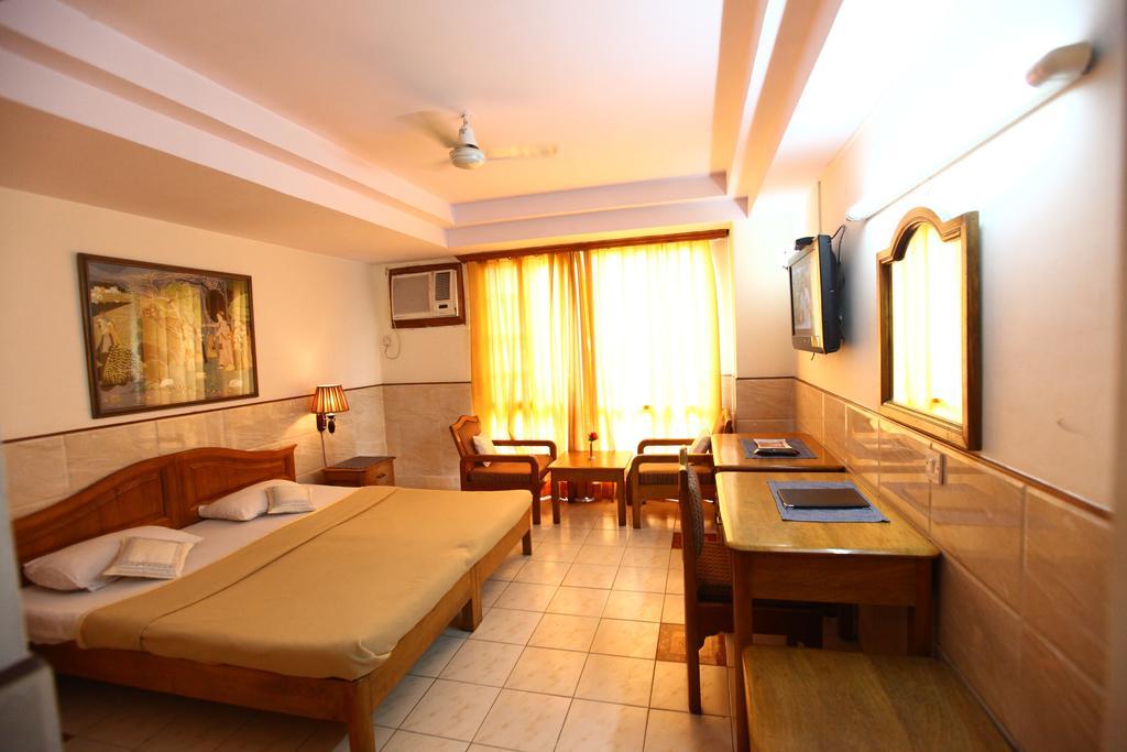 Hotel Ekant Faridabad Esterno foto