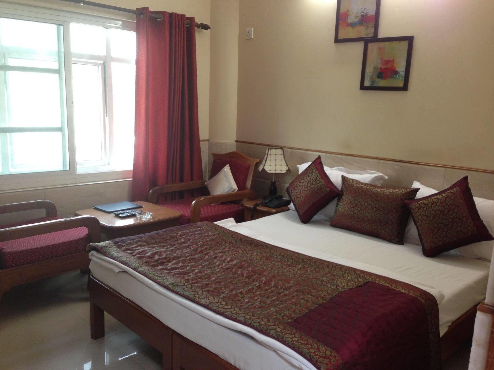 Hotel Ekant Faridabad Esterno foto